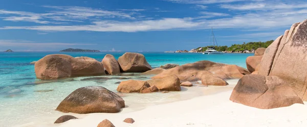 Anse Lazio, immagine spiaggia tropicale perfetta sull'isola di Praslin, Seychelles . — Foto Stock