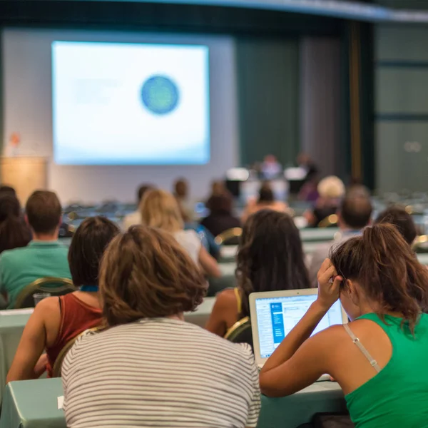 Palestra na universidade. — Fotografia de Stock