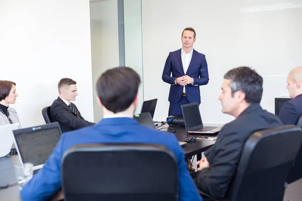 Besprechung des Geschäftsteams. — Stockfoto