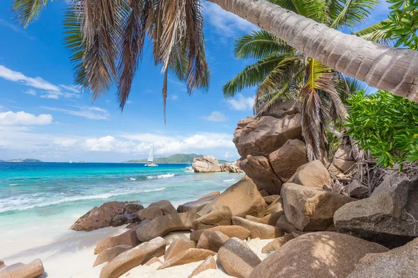 Анс Patates, ідеальний пляж малюнок на ла Диг, Сейшельські острови. — стокове фото