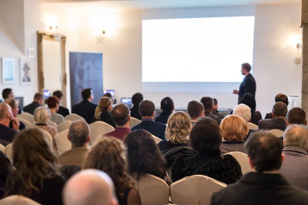 Ομιλία δημόσιου ομιλητή στο Business Event. — Φωτογραφία Αρχείου