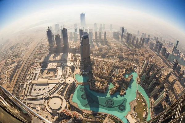 Пташиного польоту Downtown Dubai від хмарочосу Бурдж Халіфа, Dubai, Об'єднані Арабські Емірати. — стокове фото