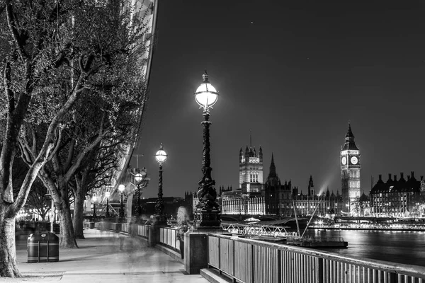 London Eye, Big Ben a domy parlamentu v Londýně, Velká Británie. — Stock fotografie