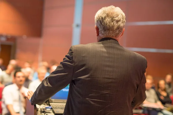 Relatore alla Conferenza e alla Presentazione del Business. — Foto Stock