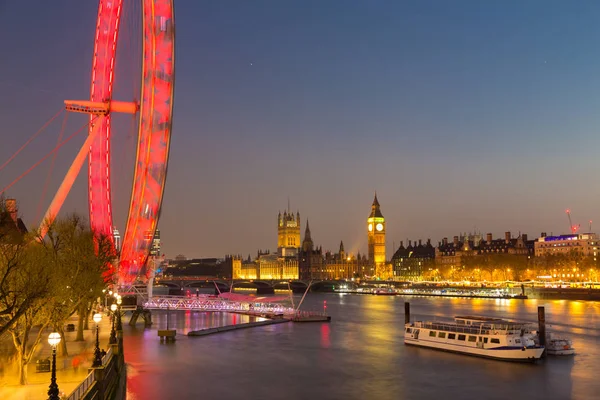 London Eye, Big Bena i domy Parlamentu w Londynie. — Zdjęcie stockowe
