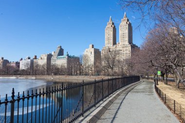 Jacqueline Kennedy Onassis Reservoir ile New York, Central Park.