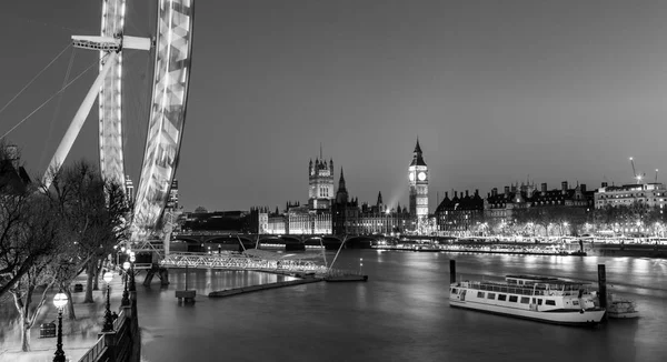London Eye, Big Ben и здания парламента в Лондоне, Великобритания . — стоковое фото