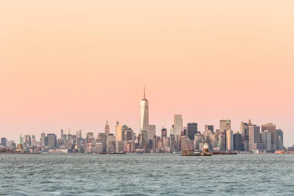 Нью - Йорк Манхеттен у центрі неба — стокове фото