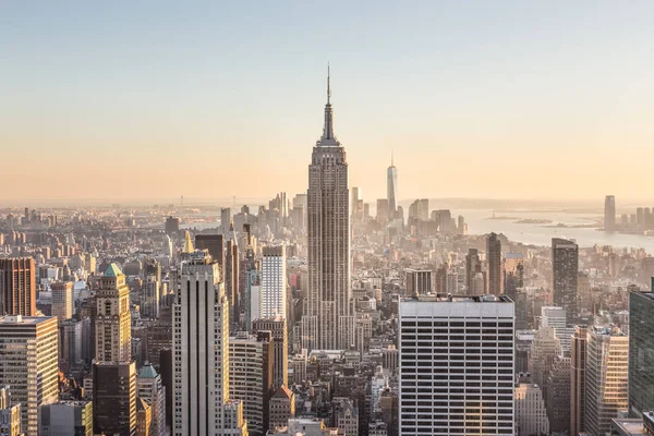 New York City Manhattan downtown skyline at sunset. — Stock Photo, Image