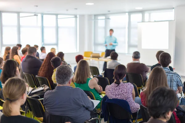 Speaker giving presentation on business conference. — Stock Photo, Image