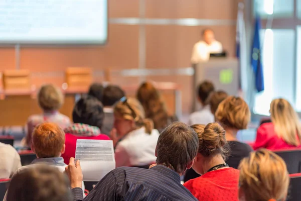 Přednášející na obchodní konferenci. — Stock fotografie