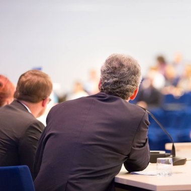 İş Konferansı ve Sunumu Sözcüsü.