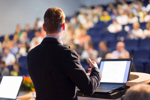 Palestrante na Conferência de Negócios e Apresentação. — Fotografia de Stock