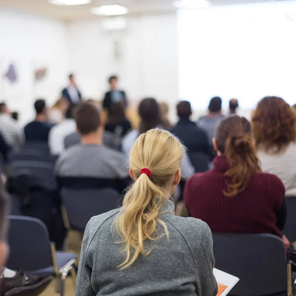 Workshop im Hörsaal der Universität. — Stockfoto