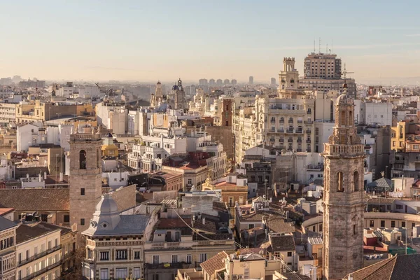 Stadsbilden Flygfoto av byggnader i Valencia, Spanien. — Stockfoto