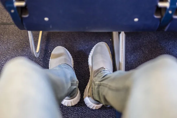 Sièges d'avion avec plus d'espace pour les jambes pour un vol confortable . — Photo