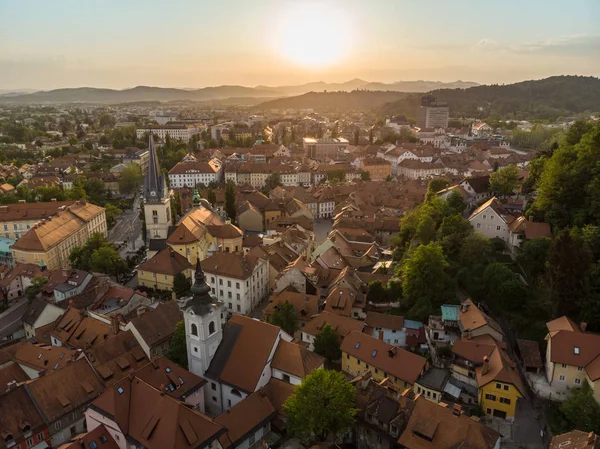 Vista aérea del antiguo centro medieval de Liubliana, capital de Eslovenia. — Foto de Stock