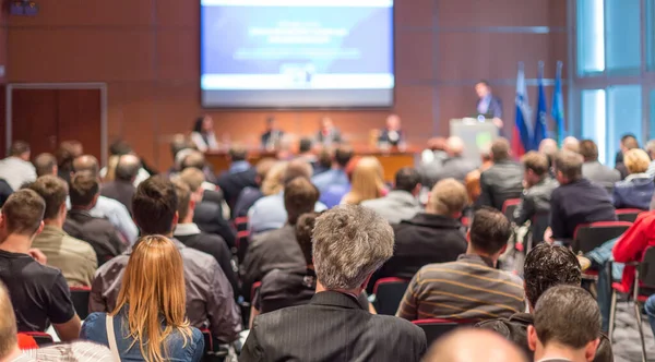 Intervento di presentazione sulla conferenza scientifica di business. — Foto Stock