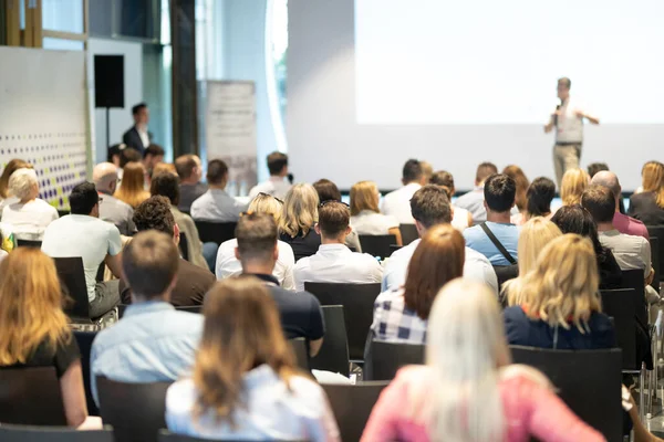 Publiken i föreläsningssalen. — Stockfoto