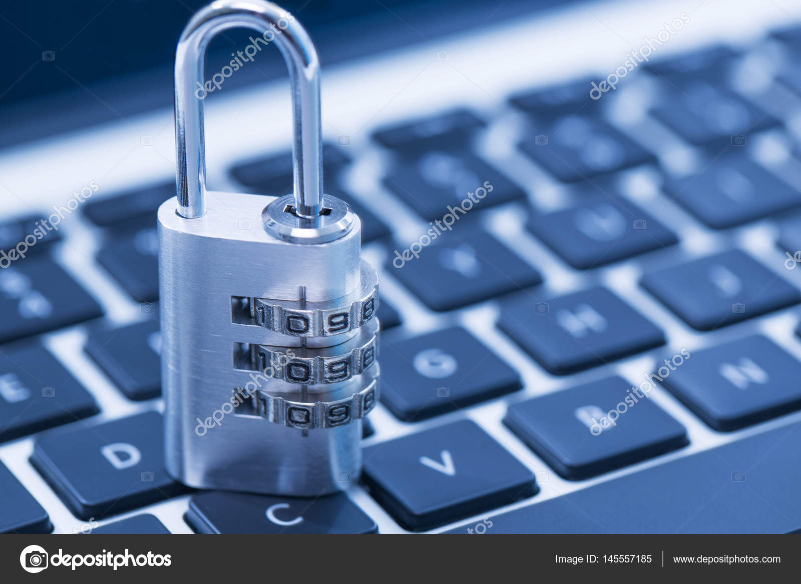 Lock on the laptop — Stock Photo © Yuichiro 145557185