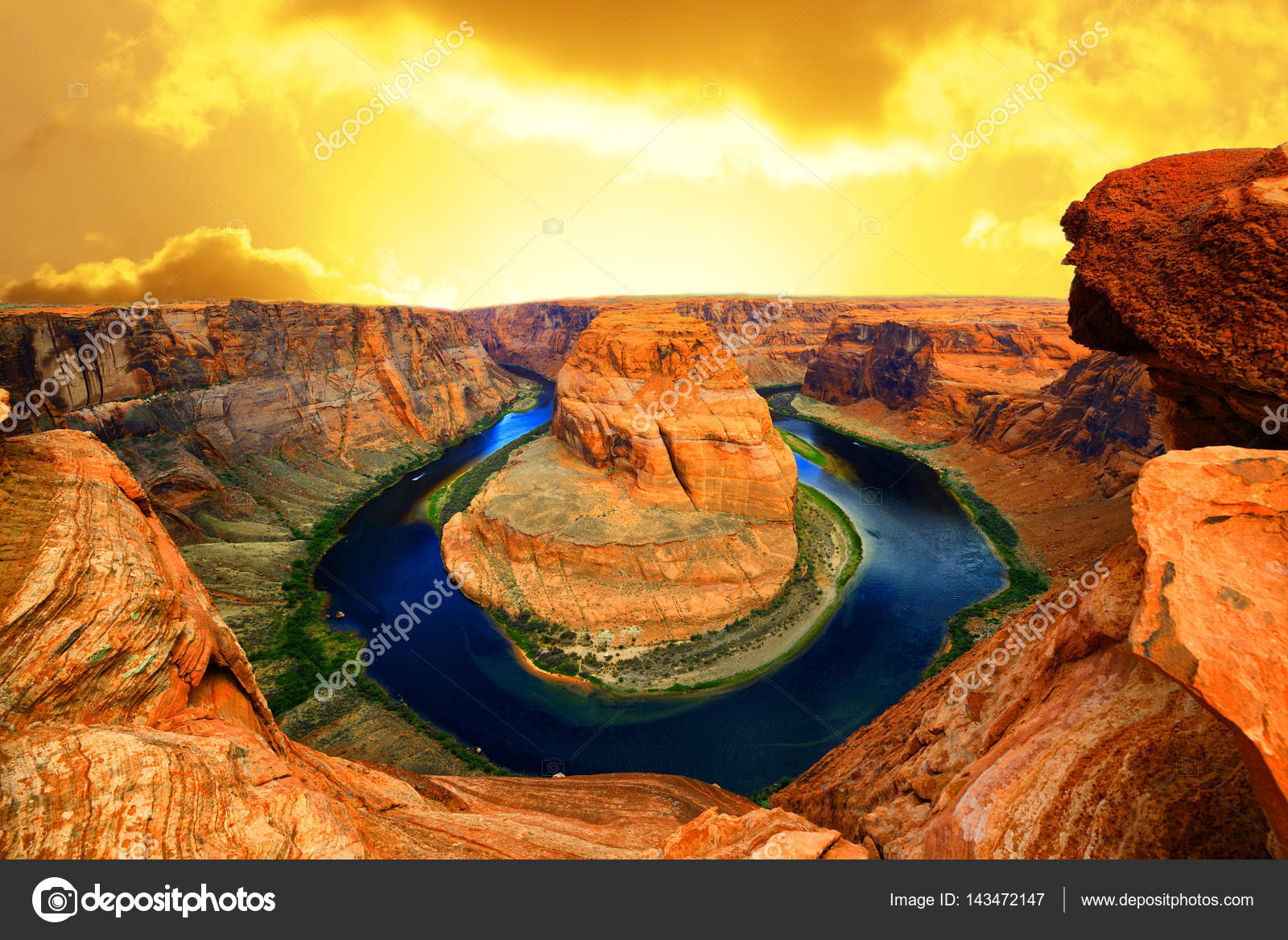Horseshoe bend at sunset — Stock Photo © katy89 143472147