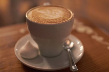 Bir cappuccino latte sanat bir kase