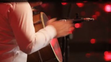 Ermeni etnik müzik aleti çalmaya görüntüleri farklı etkinlikler için!!! (Tv stüdyosu detay)