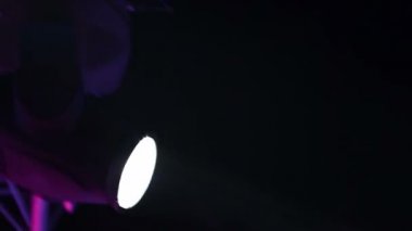 TV konser sahne sahne ışıkları hareket ile görüntüleri Promo video ve farklı projeler için vurdu! (Tv stüdyosu detay)