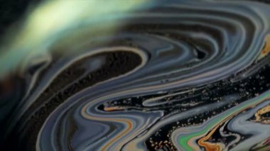 Sabun köpüğü makro gökkuşağı renkleri yaratıyor. Renkli köpük sabun köpüğü ağır çekim yüksek sinema kalitesi (Kızıl Ejder Kamerası). Diğer galaksi gezegenlerine çok benziyor. Uzay filmlerinde falan kullanabilirsiniz.