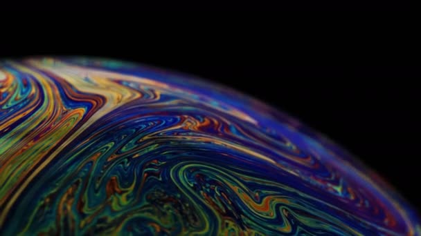 Sapone Grande Bolla Macro Pelle Colori Arcobaleno Colorato Schiuma Sapone — Video Stock