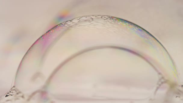 Burbujas Espuma Estallando Cámara Lenta Burbujas Espuma Jabón Macro Colores — Vídeos de Stock