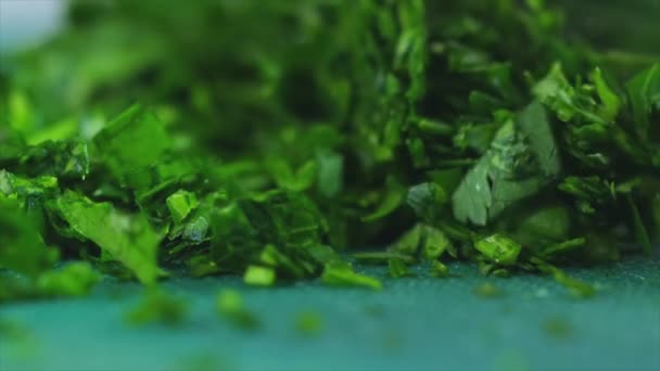 Gehakte Groenen Chef Kok Cutting Dill Chef Snijdt Dill Greens — Stockvideo
