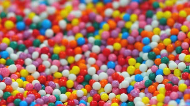 Macro Colorato Riempimento Spruzza Sweet Sugar Candy Flow Coprire Filmato — Video Stock