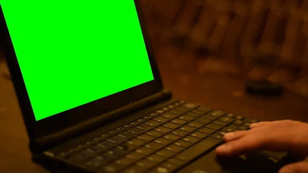 Close Man Hand Typing Keyboard Laptop Green Screen — Fotografia de Stock