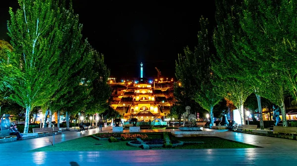 Прекрасный Ночной Вид Каскад Еревана Гигантская Лестница Известняка Ереване Армения Стоковое Изображение