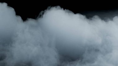 Kara Arkaplanda Gerçekçi Bulutların Fotoğrafı.