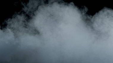 Gerçekçi Bulutlar, sis, duman, sis, buhar, duman, duman, kara zeminde kuru buz dumanı. Poster, duvar kağıdı, doku, bayrak, hala tasarım.