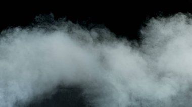 Gerçekçi Bulutlar, sis, duman, sis, buhar, duman, duman, kara zeminde kuru buz dumanı. Poster, duvar kağıdı, doku, bayrak, hala tasarım.