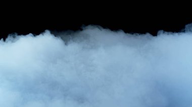 Gerçekçi Bulutlar, sis, duman, sis, buhar, duman, duman, kara zeminde kuru buz dumanı. Poster, duvar kağıdı, doku, bayrak, hala tasarım.