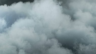 Siyah arkaplanda Gerçek Duman 'ın fotoğrafı - farklı projeler için gerçekçi örtüşme.