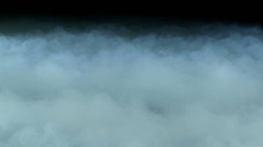 Gerçekçi Bulutlar, sis, duman, sis, buhar, duman, duman, kara zeminde kuru buz dumanı. Poster, duvar kağıdı, doku, bayrak, hala tasarım.