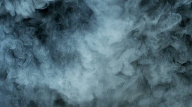 Gerçekçi Bulutlar, sis, duman, sis, buhar, duman, duman, kara zeminde kuru buz dumanı. Poster, duvar kağıdı, doku, bayrak, hala tasarım.