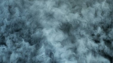 Gerçekçi Bulutlar, sis, duman, sis, buhar, duman, duman, kara zeminde kuru buz dumanı. Poster, duvar kağıdı, doku, bayrak, hala tasarım.