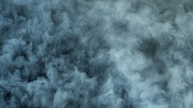 Gerçekçi Bulutlar, sis, duman, sis, buhar, duman, duman, kara zeminde kuru buz dumanı. Poster, duvar kağıdı, doku, bayrak, hala tasarım.