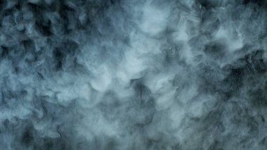 Gerçekçi Bulutlar, sis, duman, sis, buhar, duman, duman, kara zeminde kuru buz dumanı. Poster, duvar kağıdı, doku, bayrak, hala tasarım.