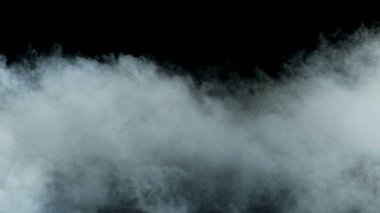 Siyah arka planda Real Smoke 'un fotoğrafı. Farklı projeler için gerçekçi bir örtüşme. Bulutlar sis, sis, sis, buhar.