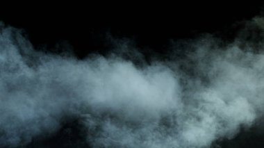 Siyah arka planda Real Smoke 'un fotoğrafı. Farklı projeler için gerçekçi bir örtüşme. Bulutlar sis, sis, sis, buhar.