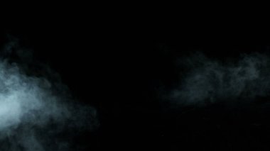 Siyah fotografta gerçek duman. Kuru Buz Sert Duman.