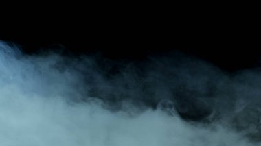 Farklı projeler için siyah arka plan gerçekçiliğinde duman! Promosyon, karavan, memeler, metin, açıcılar vs. için çok güzel bir arkaplan...