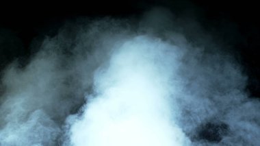 Karanlık Arkaplanda Gerçekçi Bulutların Fotoğrafı. Poster. Duvar kağıdı doku pankartı.